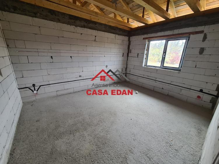 Casă individuală cu 5 camere cu Teren 5034 Mp în Câmpina