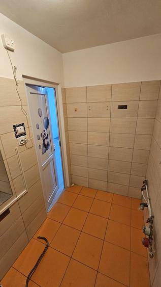 Garsonieră decomandată în Roșu