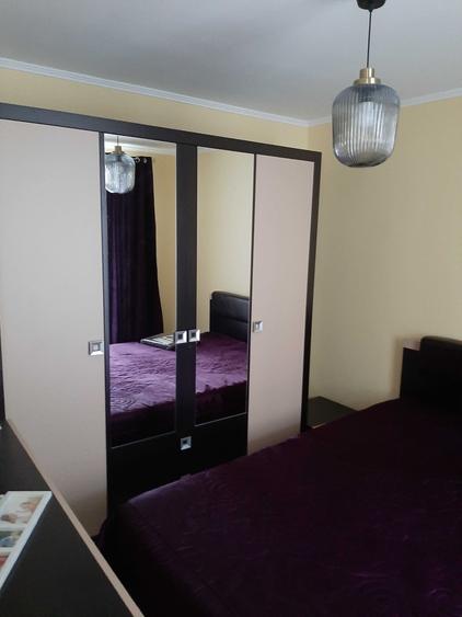 Apartament cu 3 camere semidecomandat în Central