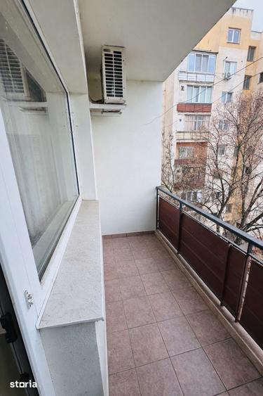 Apartament cu 3 camere semidecomandat în Malul Mureșului