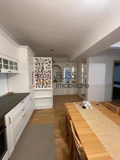 Apartament cu 3 camere semidecomandat în Aviației