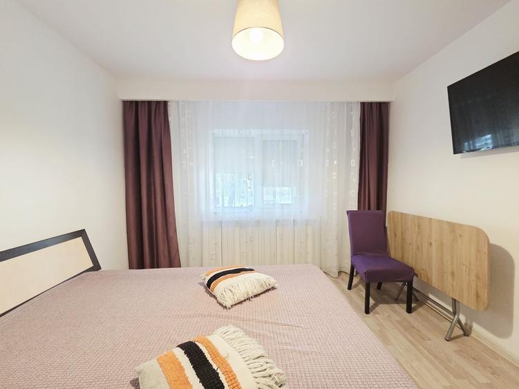 Apartament cu 3 camere decomandat în Piața Centrală