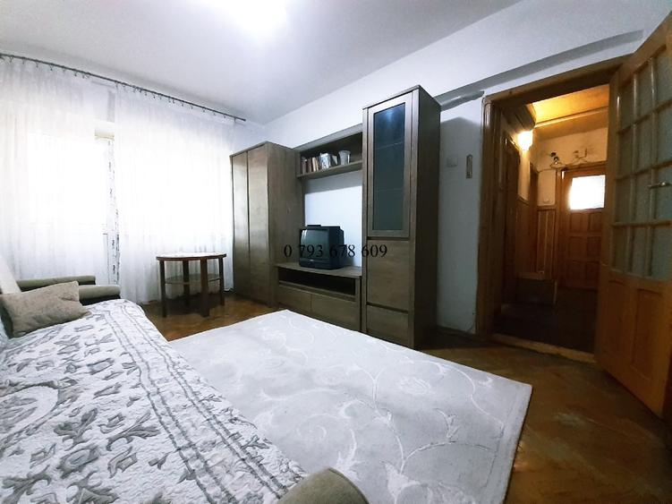 Apartament cu 2 camere decomandat în Nicolina
