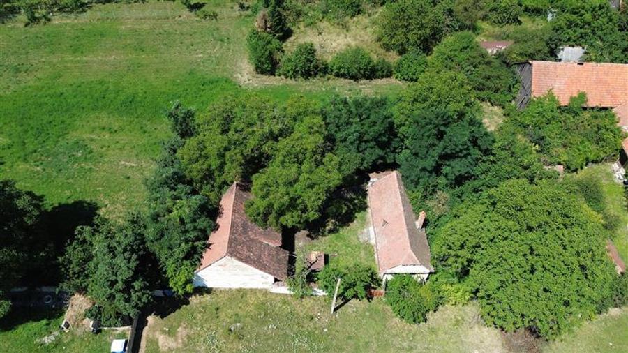 Casă cu 2 camere cu Teren 499 Mp în Cărpiniș