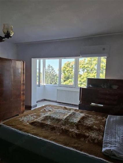 Apartament cu 3 camere decomandat în Bucovina