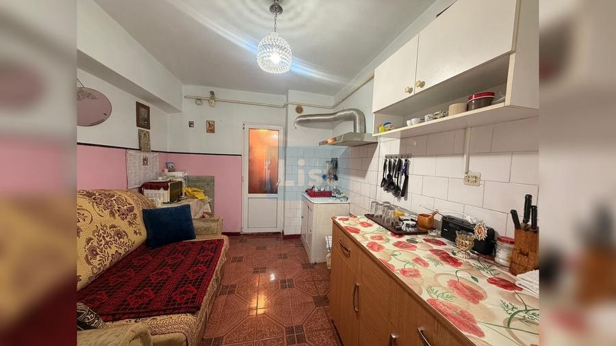 Apartament cu 2 camere semidecomandat în Micro 17