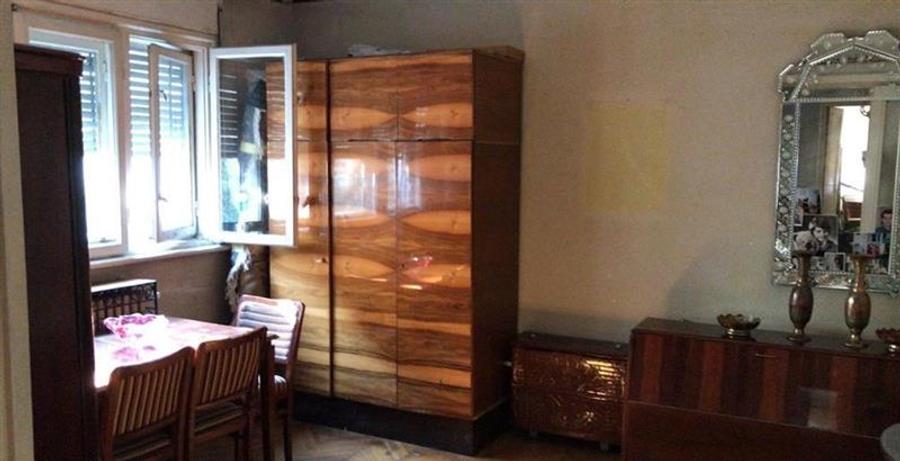 Apartament cu 3 camere semidecomandat, mobilat în Moșilor
