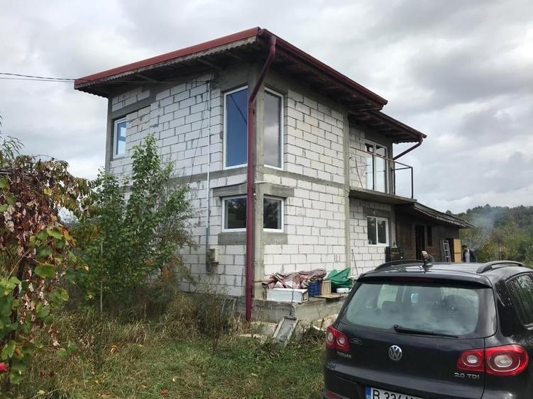 Voinesti, Dambovita 1.200 mp teren cu 80 de meri + casa 100 mp - 11
