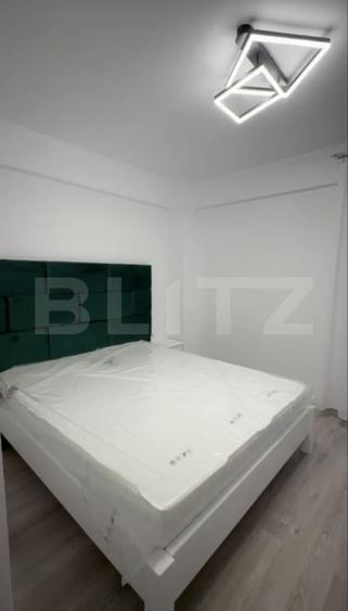 Apartament cu 3 camere decomandat, mobilat în Exterior Vest
