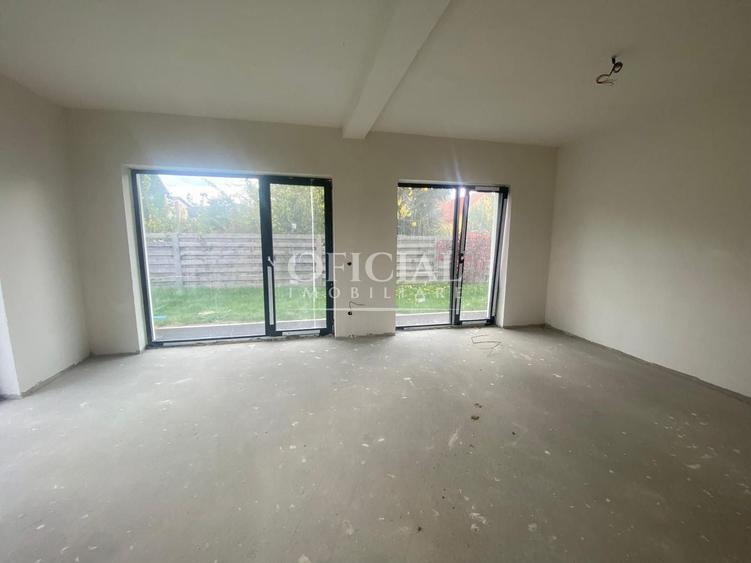 Duplex cu 6 camere cu Canalizare în Florești