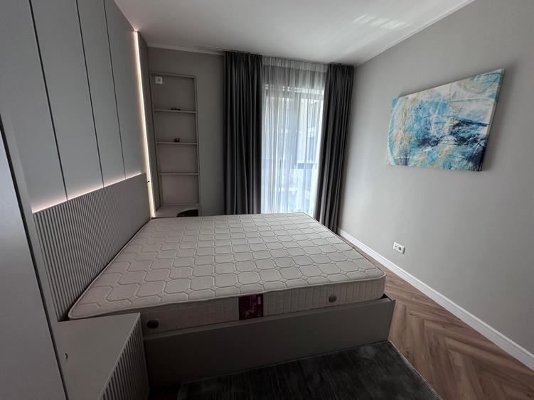 Apartament cu 3 camere în P-ta Presei Libere