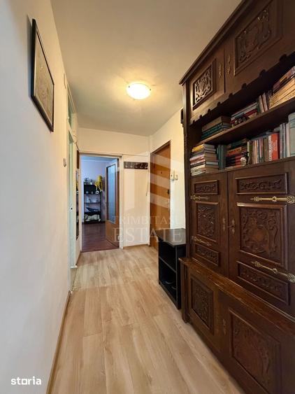 Apartament cu 2 camere decomandat în Tei