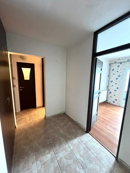 Apartament cu 2 camere decomandat în Rovine