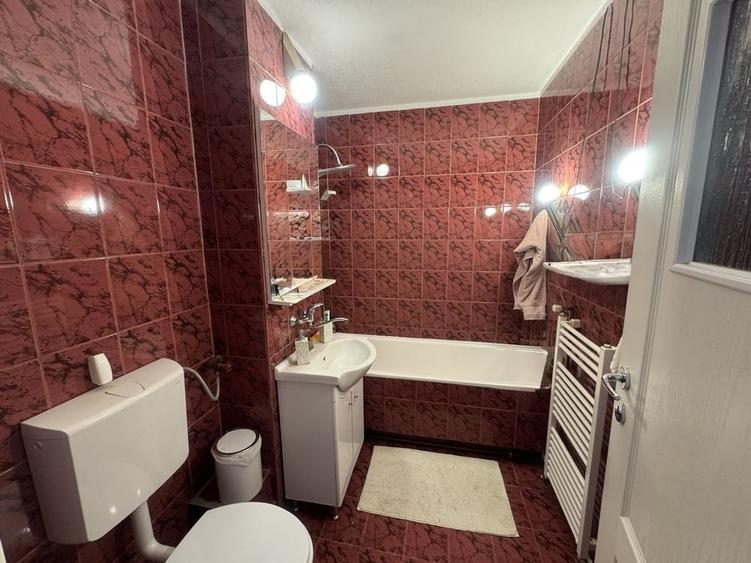 Apartament cu 3 camere în Unirii