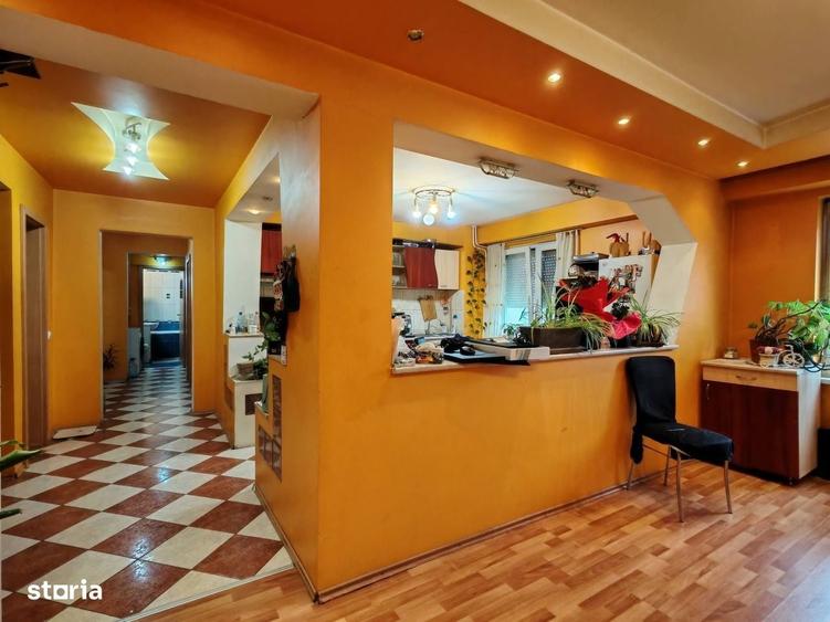 Apartament cu 4 camere decomandat în Rogerius