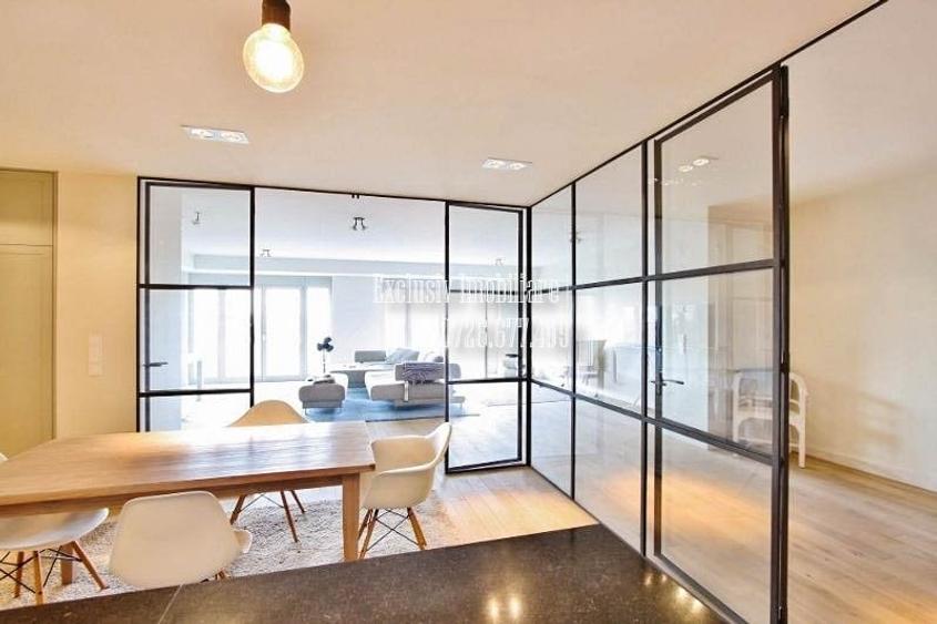 Apartament cu 4 camere decomandat, mobilat în Capitol