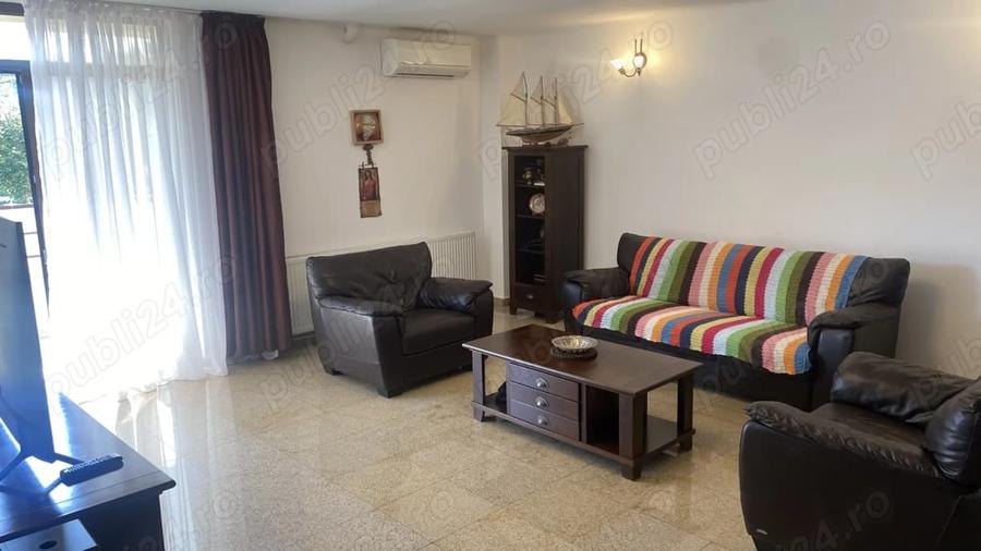 Apartament cu 3 camere semidecomandat în Central