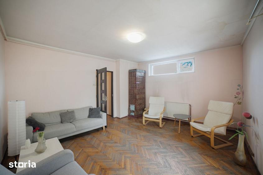 Apartament cu 2 camere semidecomandat în Centrul Civic