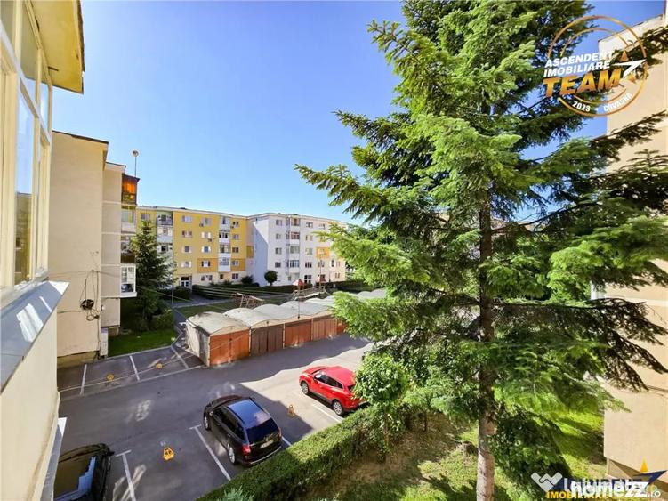 Apartament cu 4 camere decomandat în Central