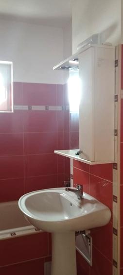 Apartament cu 3 camere decomandat în Sud