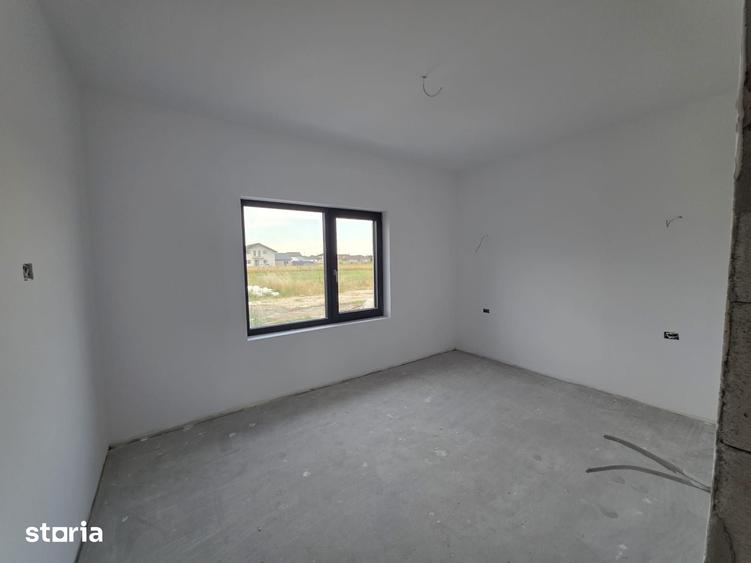 Casă cu 4 camere cu Teren 500 Mp în Stadion