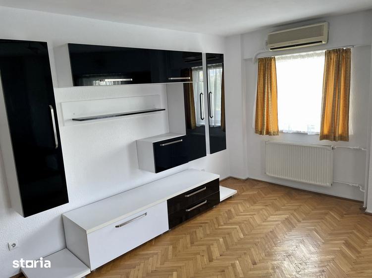 Apartament cu 3 camere în 13 Septembrie