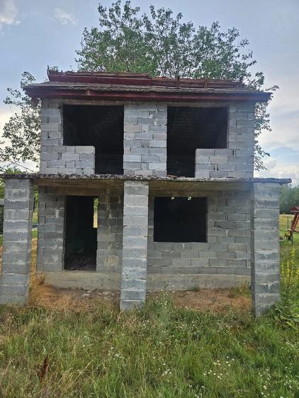 Casă cu Teren 150 Mp în Periam