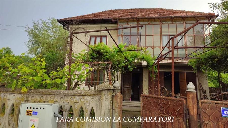 Casă individuală cu 4 camere cu Teren 1730 Mp în Mihăești