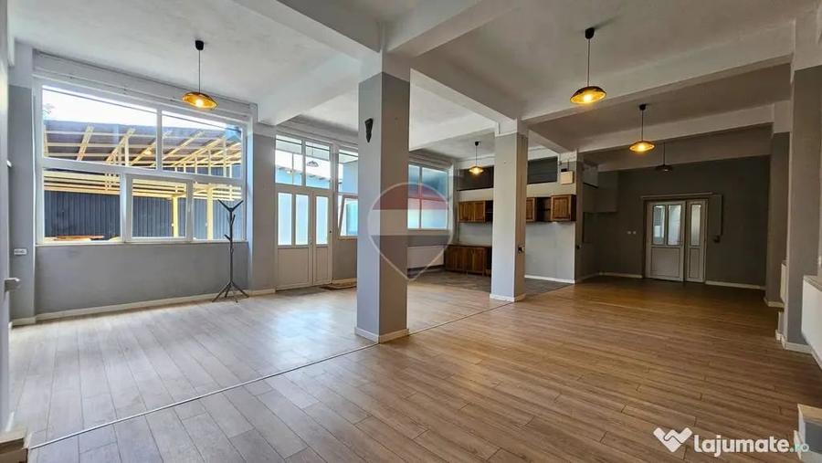 Spațiu comercial, de 120 mp, în Central