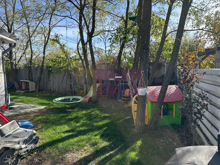 Casă individuală cu 3 camere cu Canalizare în Săbăreni