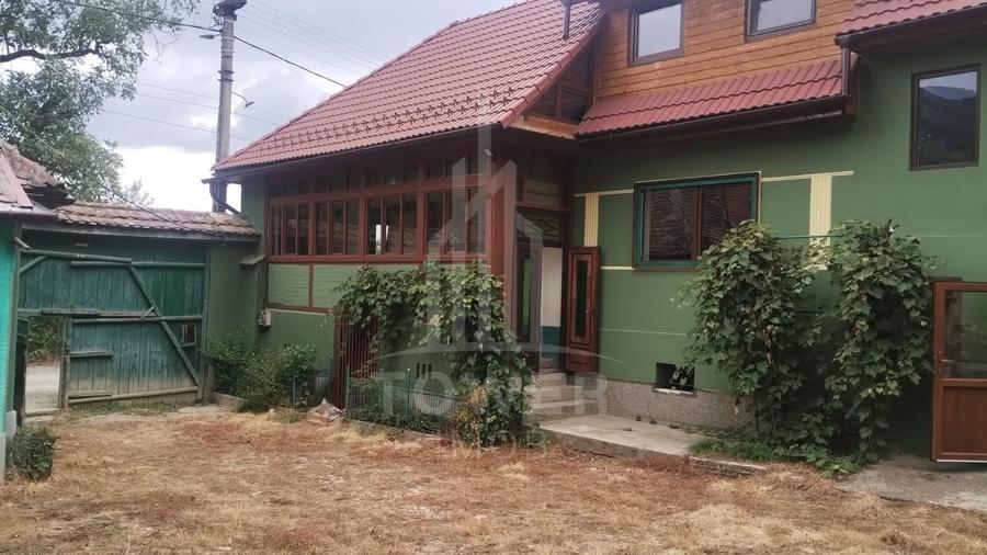 Casă individuală cu 4 camere cu Canalizare în Fântânele