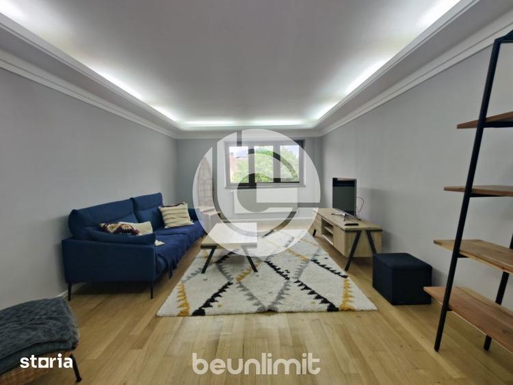 Apartament cu 3 camere decomandat, mobilat în Central
