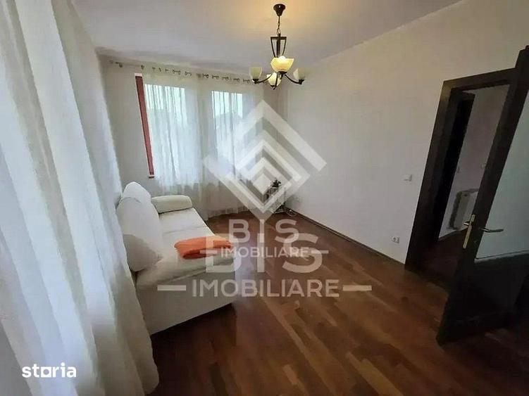Casă cu 6 camere cu Teren 1200 Mp în Unirea