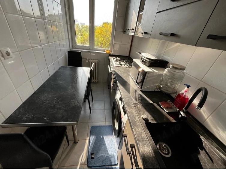 Apartament cu 2 camere semidecomandat în Berceni
