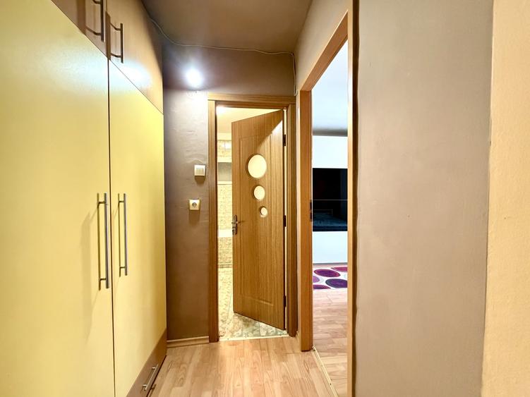 Apartament cu 3 camere semidecomandat, mobilat în Bucovina