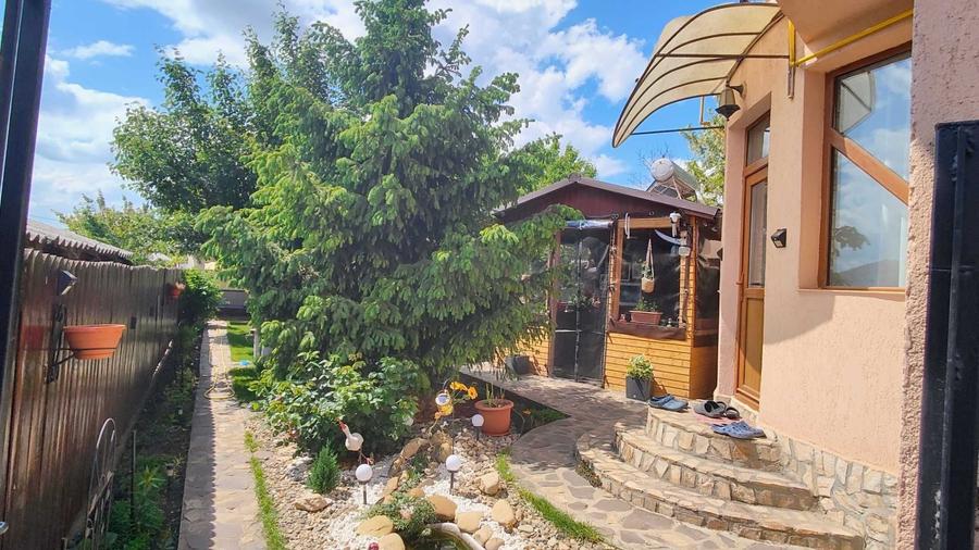 Casă cu 4 camere în Șendreni