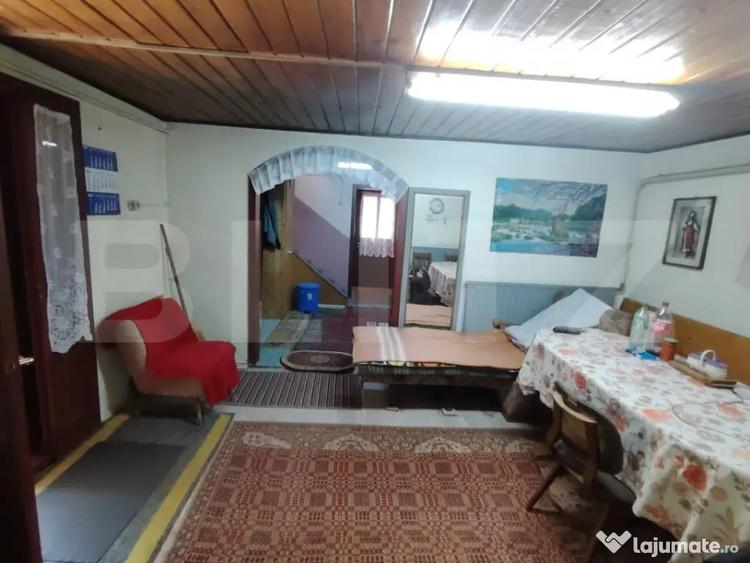 Casă cu 5 camere cu Teren 175 Mp în Lunca