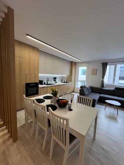 Apartament cu 3 camere decomandat în Florești