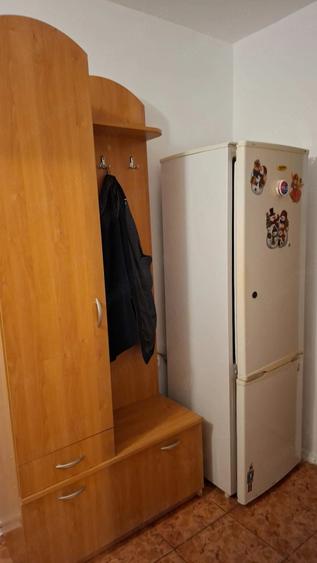 Agentie inchiriem apartament 2 camere Str. Henri Coanda V.Rosie Stadion,etaj.1 mobilat ,Centrala,AC - 10