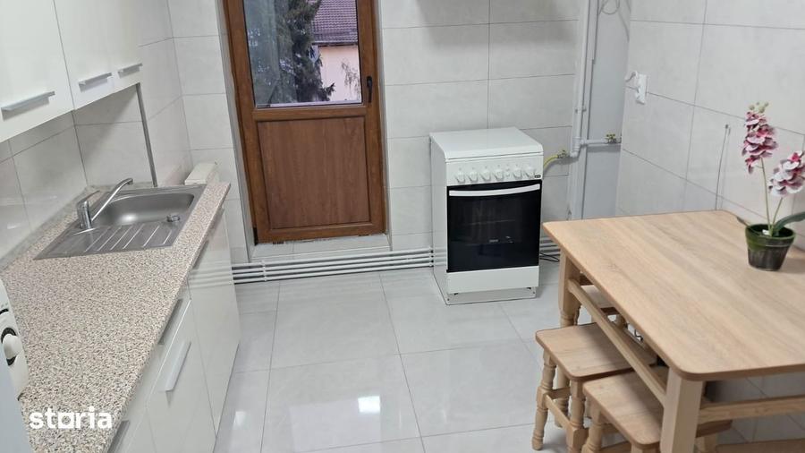 Apartament cu 3 camere decomandat în Ultracentral