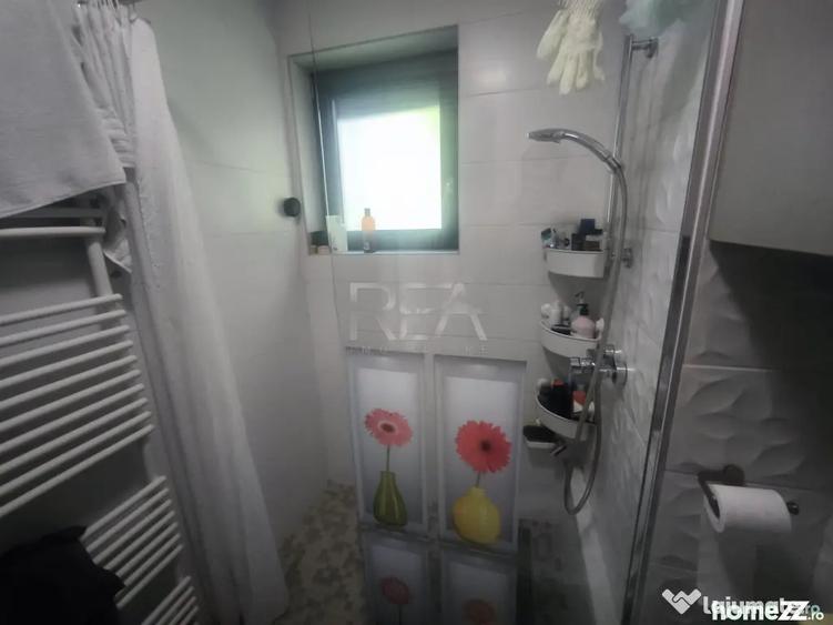 Apartament cu 4 camere decomandat, mobilat în Politehnica