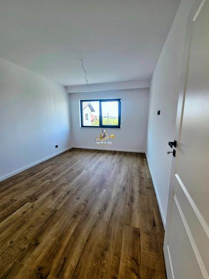 Casă cu 4 camere cu Teren 400 Mp în Exterior Vest