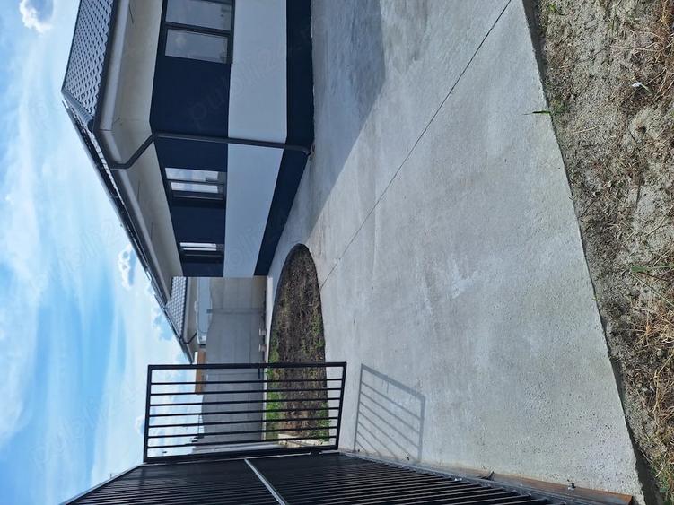 Casă cu Teren 520 Mp în Stâlpu