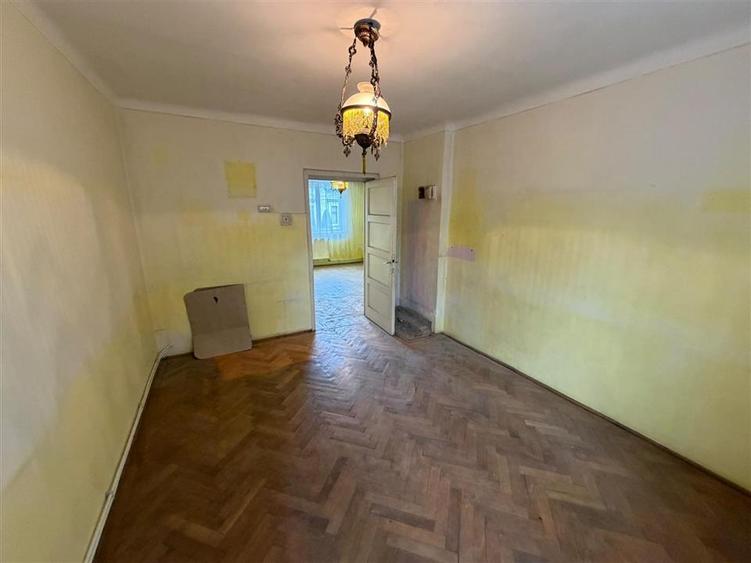 Apartament cu 2 camere nedecomandat în Energiei