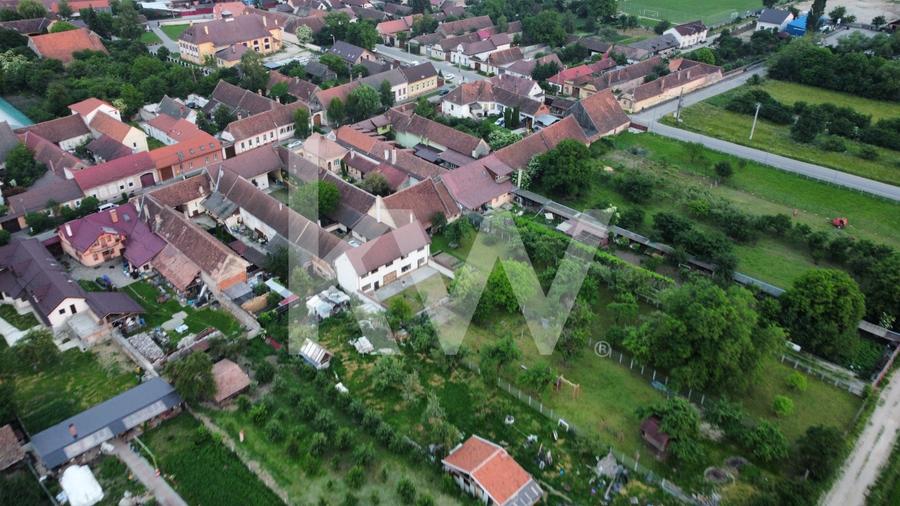 Casă individuală cu 20 camere cu Canalizare în Cristian
