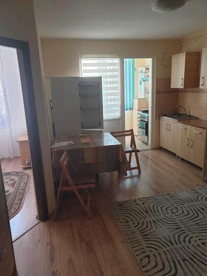 Apartament cu 2 camere decomandat în Florești