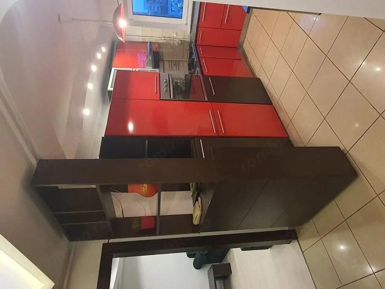 Apartament cu 3 camere decomandat în Tineretului