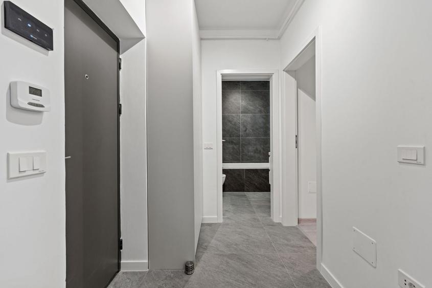Apartament cu 2 camere semidecomandat, mobilat în Metalurgiei