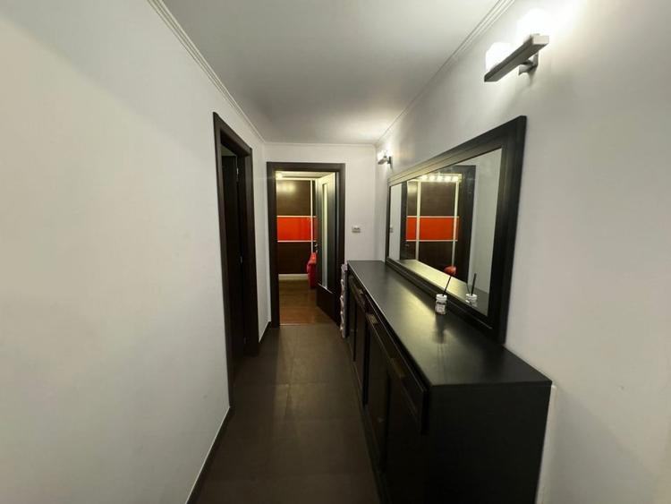 Apartament cu 3 camere decomandat, mobilat în Cornișa