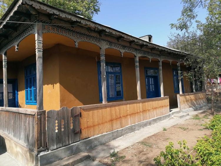 Casă cu 3 camere cu Teren 5000 Mp în Scorțaru Vechi